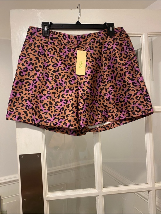 Jade Pants - Jade size 8 shorts New With Tags